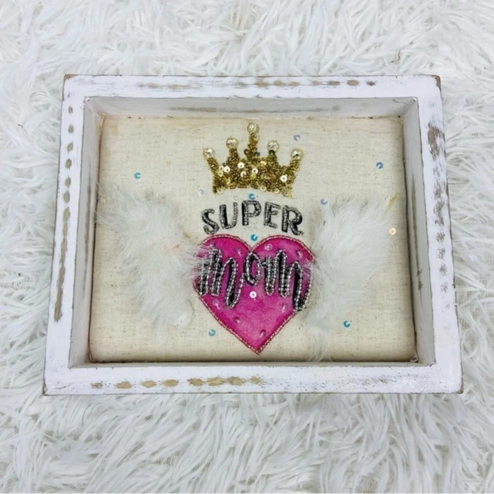 NWOT Intentionally distressed white SUPER MOM heart angle feather wings plaque